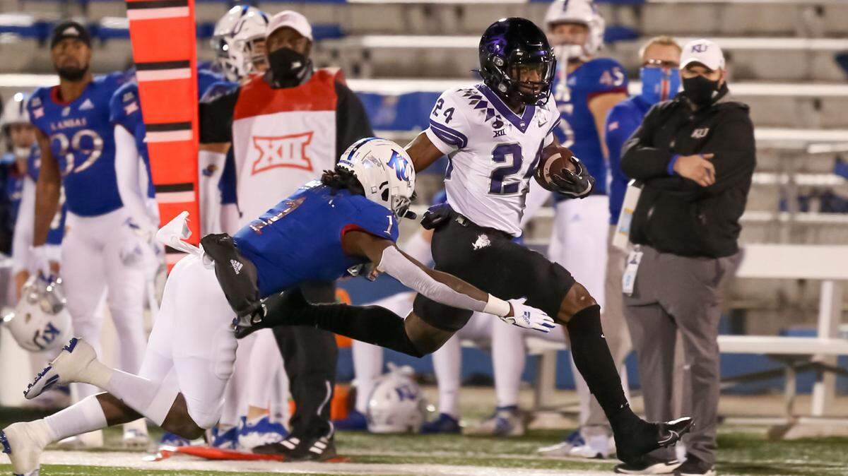 TCU’s Darwin Barlow, right, is entering the NCAA transfer portal.