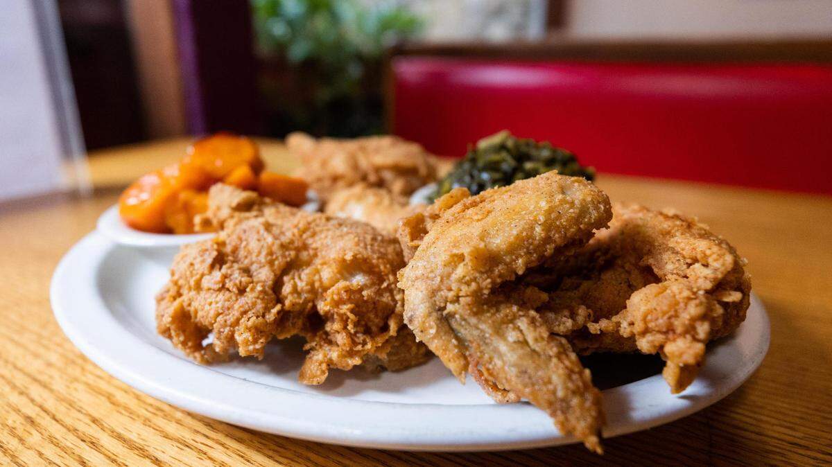 A Como community staple: This place offers mouthwatering home cooking, soul food