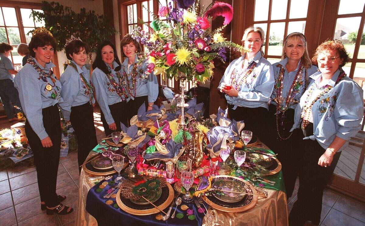 May 7, 1999: The Southlake Garden Club held their annual Table Top Competition at the Clubhouse of Southridge Lakes. From left: Teresa Disiere, Kelli Henderson, Debbie Williams, Debbie Bell, JoAnn Smith, Lois Nusrallah, Marty Dobbs.
