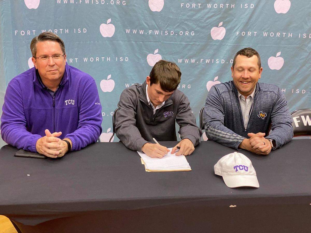 Fort Worth Arlington Heights senior Brandon Massey signed with TCU golf on Wednesday Feb. 5, 2020.