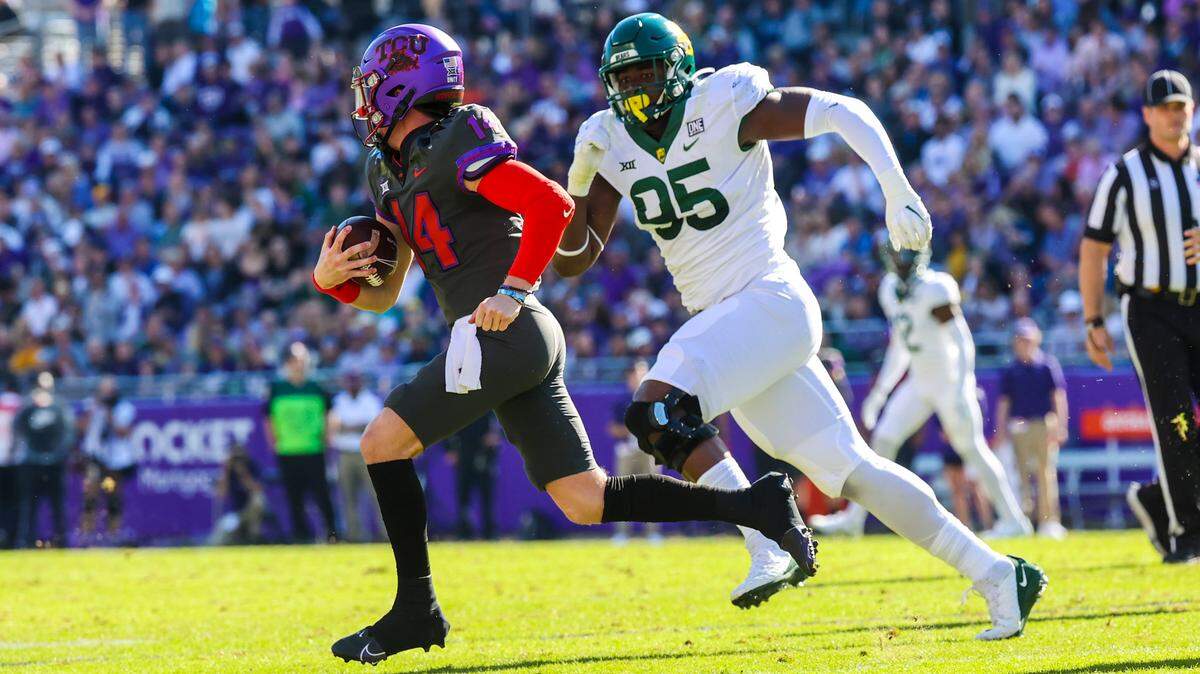 Quarterback Chandler Morris (14) , showin running against Baylor in the 2021 season, is eyeing a return to the starting lineup in the 2023 season.