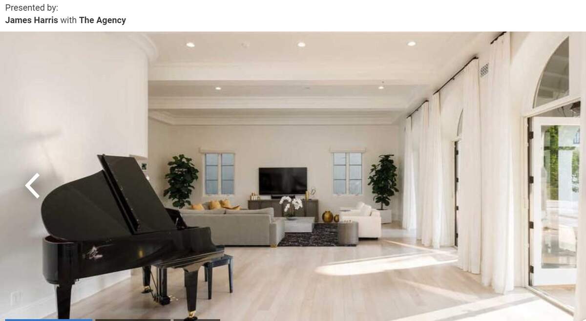 Grand piano