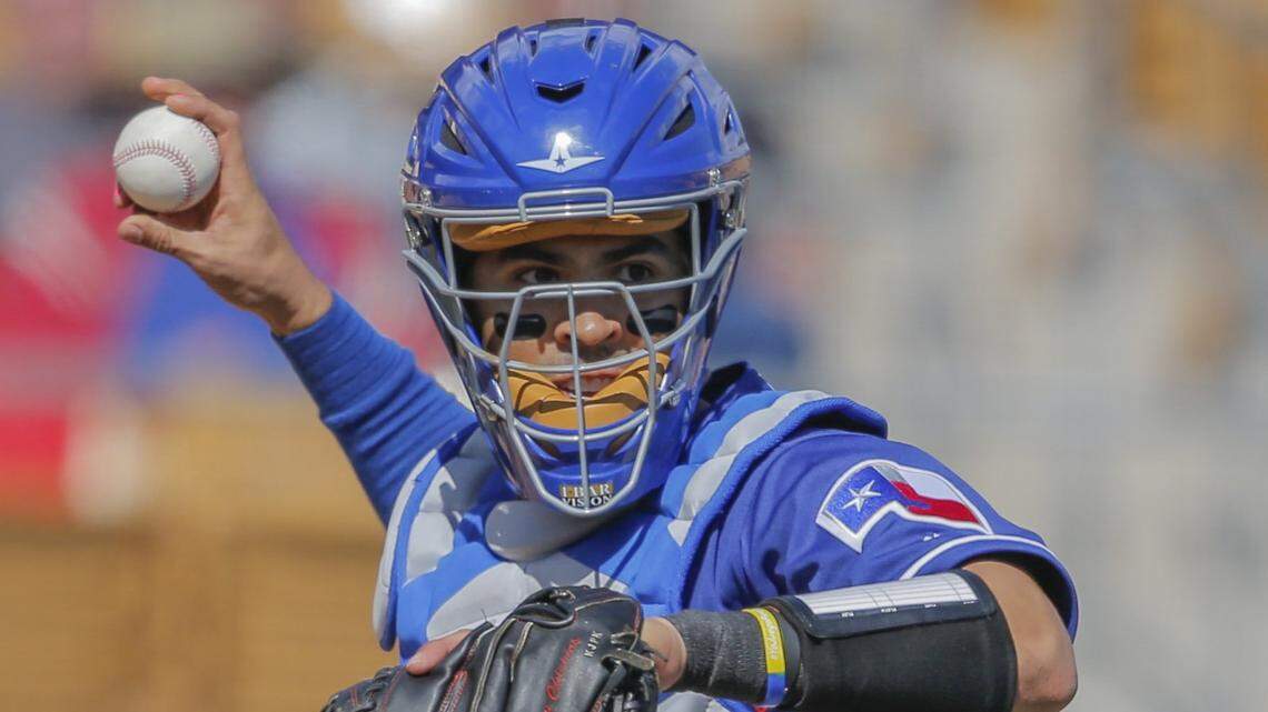 Robinson Chirinos' left wrist continues to bark some three weeks after he was injured in a game at Tampa Bay. The Rangers, though, don't think he will need time on the disabled list.