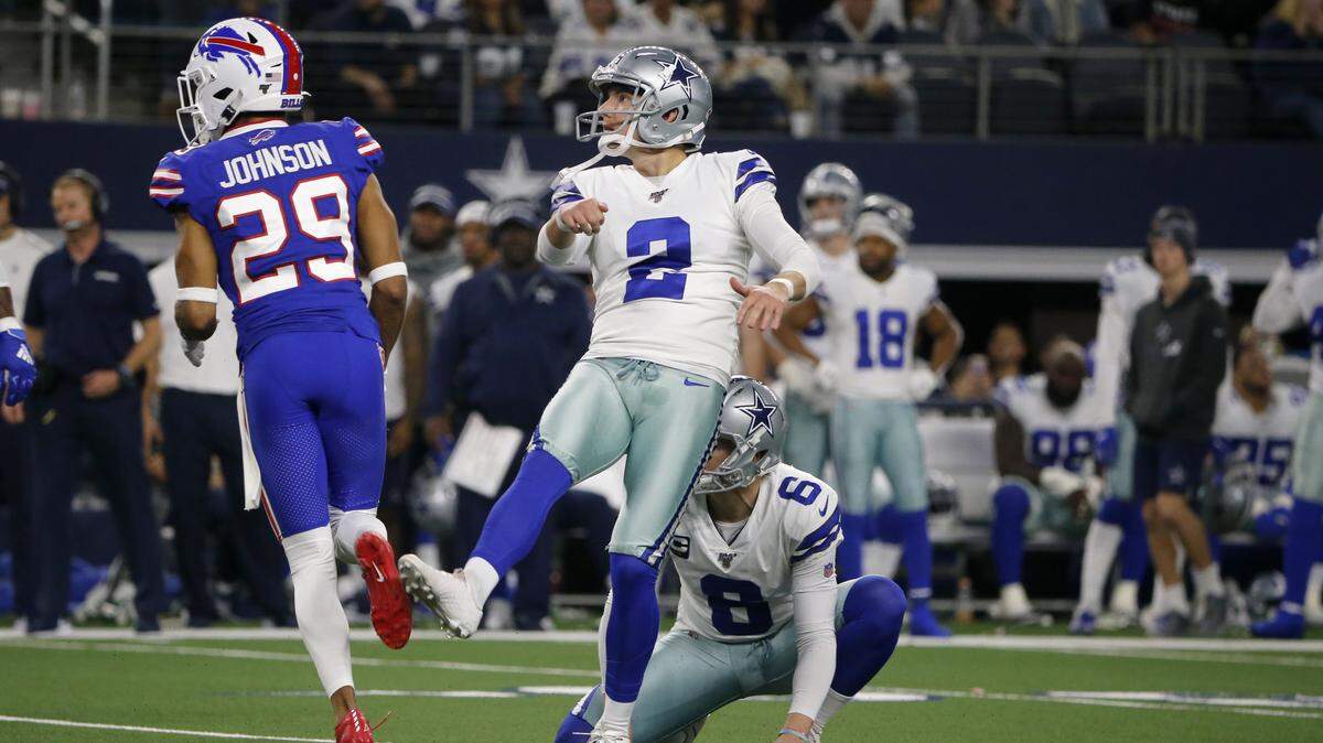 The Dallas Cowboys re-signed former kicker Brett Maher (2) and released Jonathan Garibay.