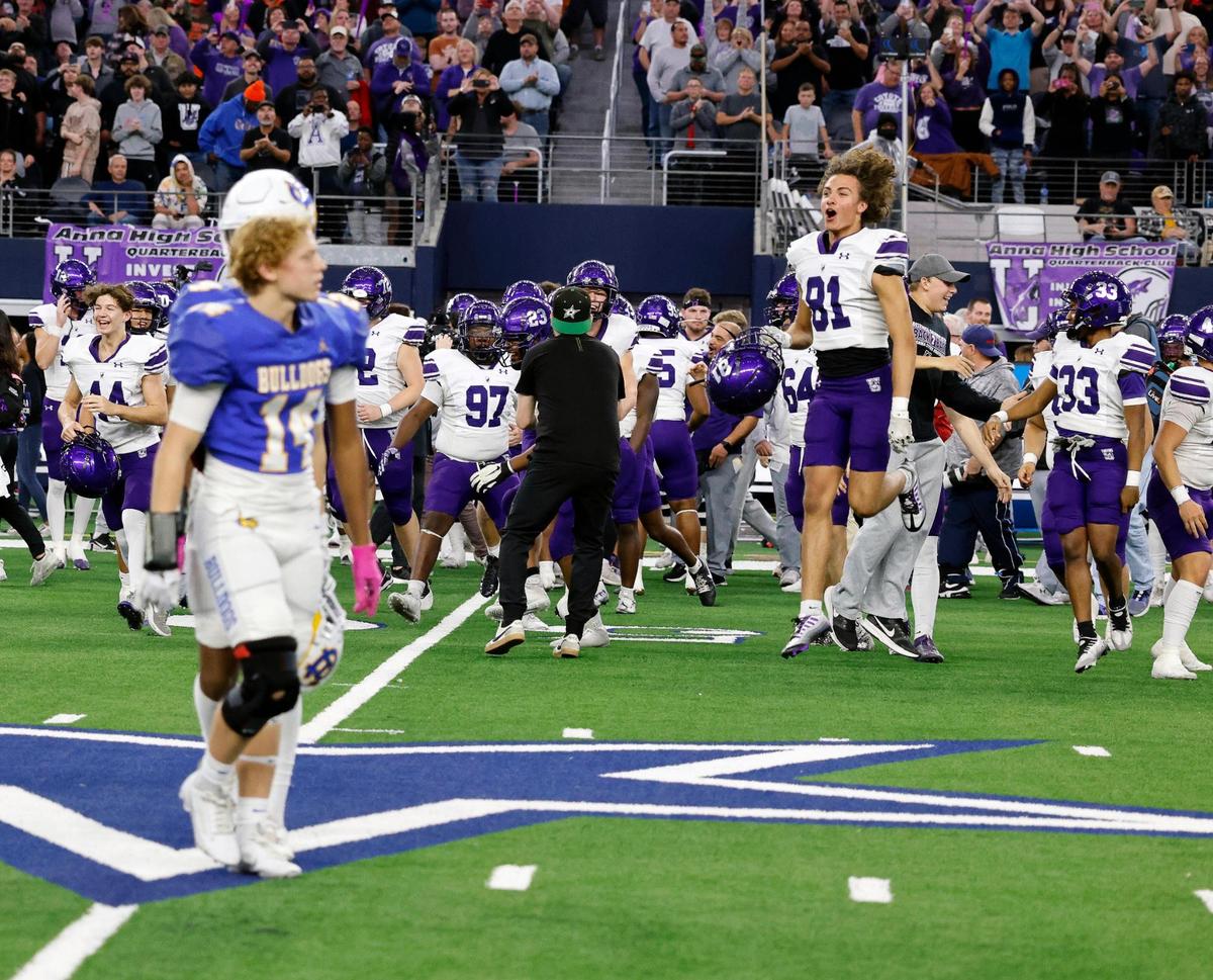 Anna Coyotes celebrate winning the UIL Conference 4A Division 1 state championship football game at AT&T Stadium in Arlington, Texas, Thursday, Dec. 14, 2023.