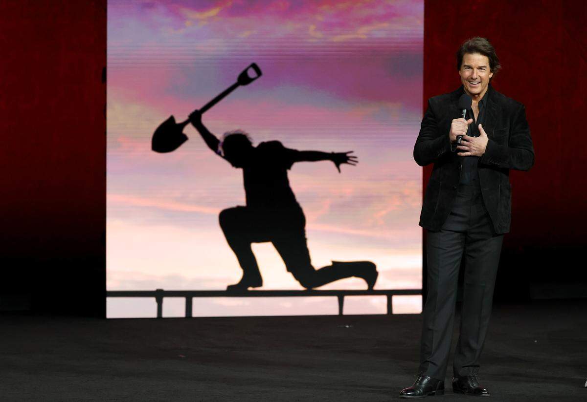 tom cruise promoting digger