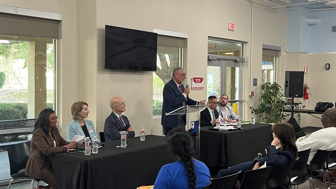 Fort Worth state rep hosts town hall with FWISD leaders, talks state takeover