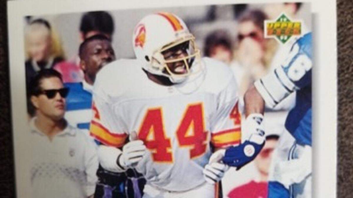 Carl Carter’s NFL playing card with the Tampa Bay Bucs