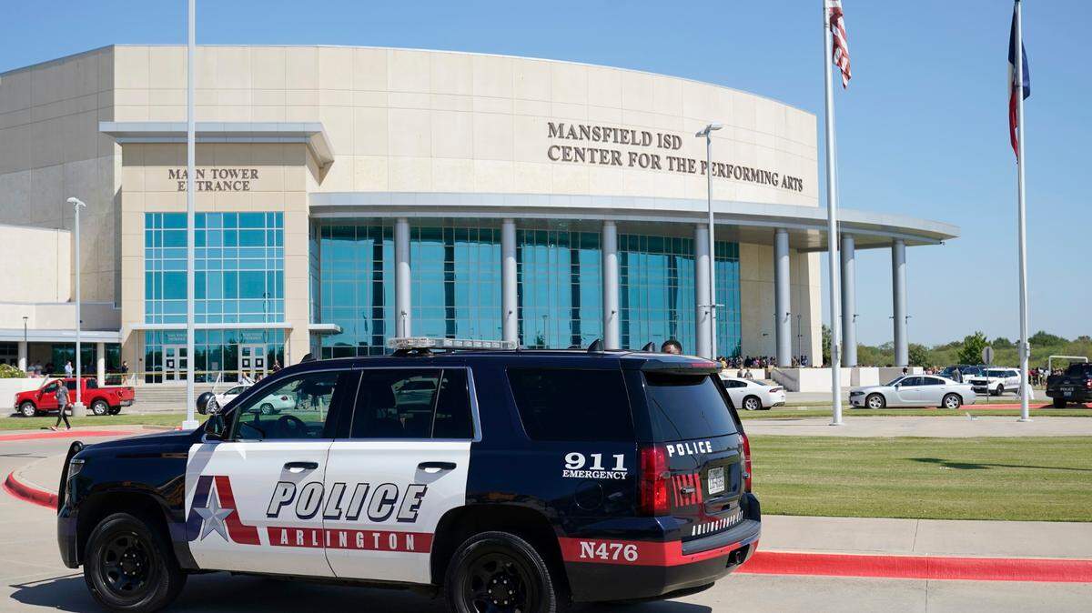 Parents expressed concerns over communication and security issues at a Mansfield ISD town hall Thursday, two weeks after the shooting at Timberview High School.