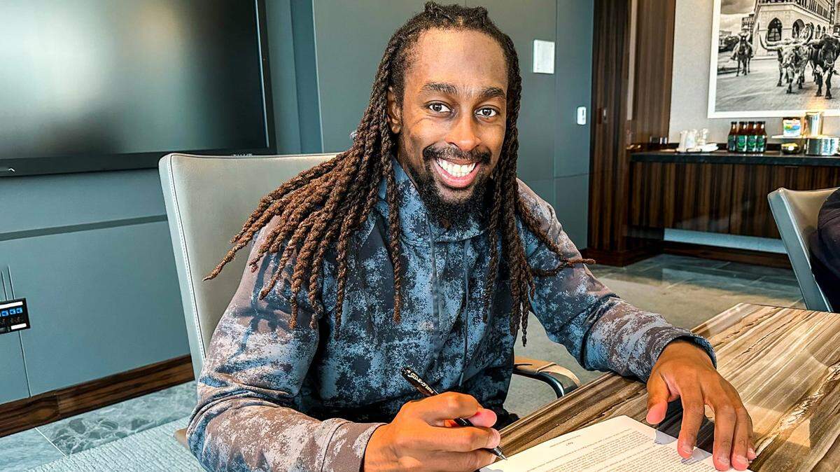 The Cowboys signed receiver T.Y. Hilton to a one-year deal.