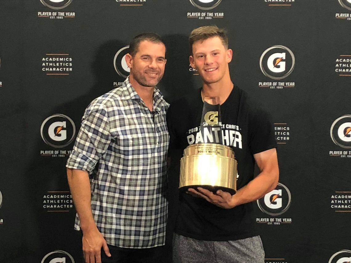 Bobby Witt Jr. wins Gatorade National Baseball Player of the Year. He was surprised with the trophy from Texas Rangers legend Michael Young.