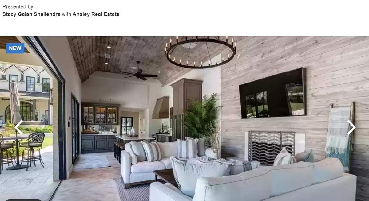 Pool house