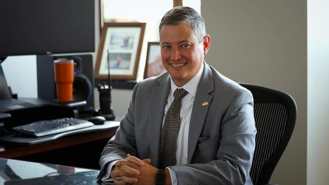 Chandler Merritt is Tarrant County’s new county administrator, replacing G.K. Maeniusas. Merritt, 41, has been an assistant administrator in Tarrant County since May 2021. He previously served as a chief of staff for former County Judge Glen Whitley.