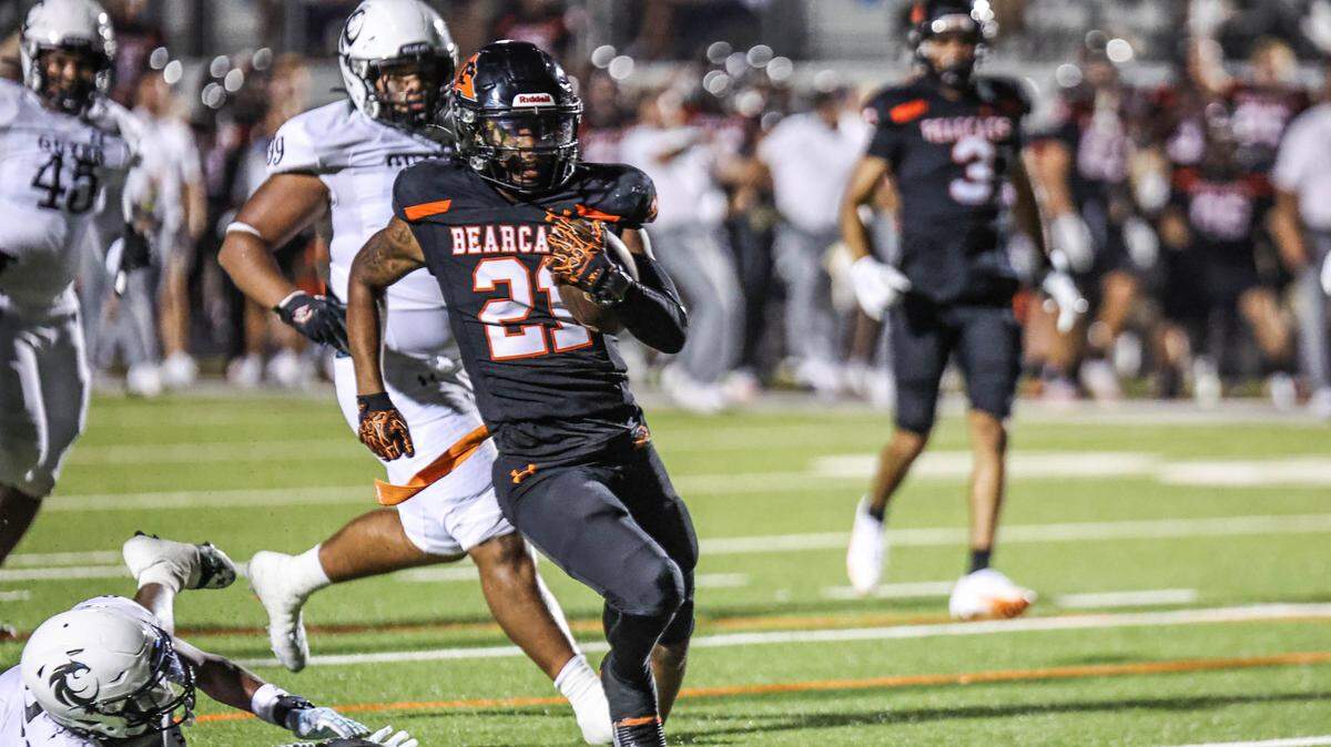 Aledo running back Kaden Winkfield breaks is a nominee for the Fort Worth-area Player of the Week.
