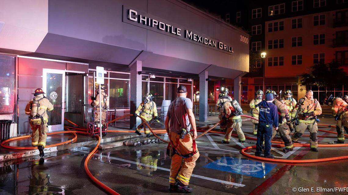 The Chipotle on West 7th Street in Fort Worth caught fire in the early morning Friday, Dec. 1. The Fort Worth Fire Department is investigating the cause. 