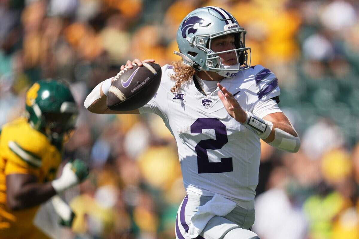 Oct 4, 2025; Waco, Texas, USA; Kansas State Wildcats quarterback Avery Johnson (2) passes the ball against the Baylor Bears during the first half at McLane Stadium. Mandatory Credit: Chris Jones-Imagn Images