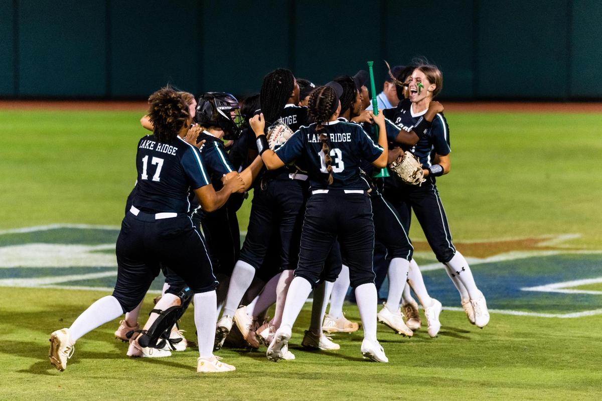 The Lake Ridge Eagles celebrate knocking off the defending state champ Deer Park and advancing to the 6A softball state final in Austin Texas, on June 3rd, 2021.