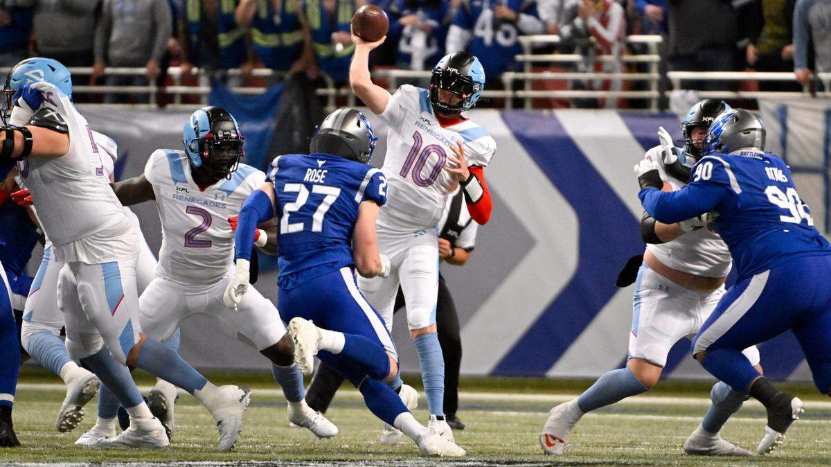 MARCH 12, 2023: The Arlington Renegades against the St Louis Battlehawks at The Dome at Americas Center on March 12th, 2023 in St. Louis, MO. (© Jeff Curry/XFL)