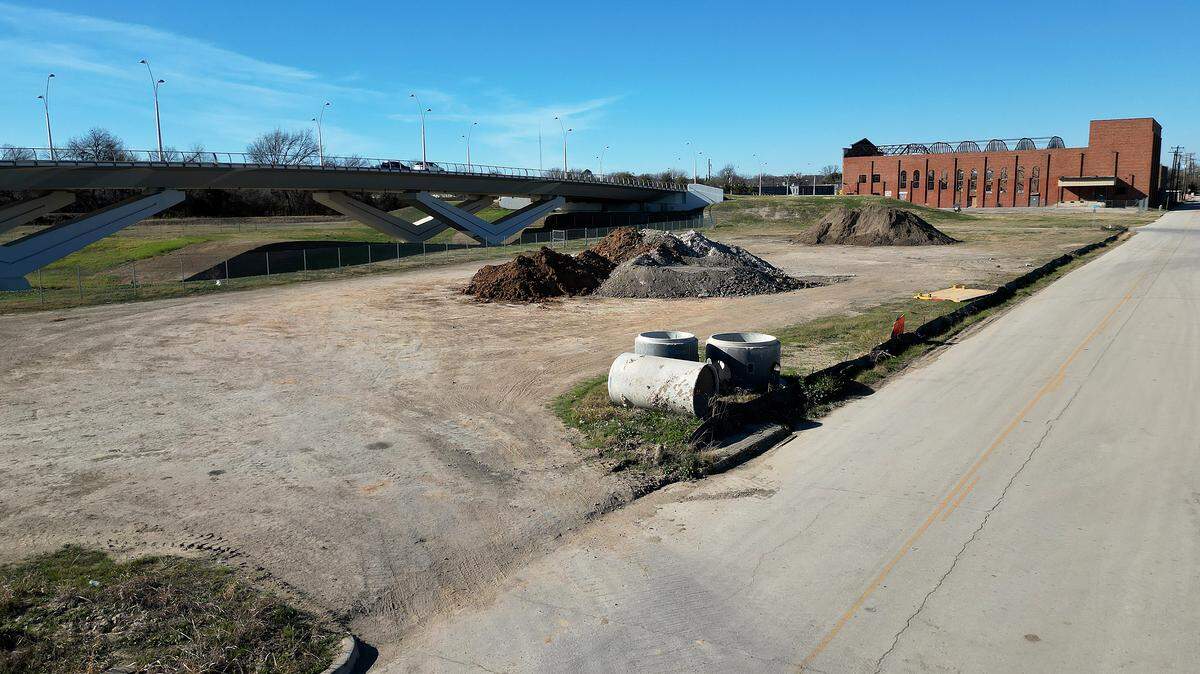 The Main Street Bridge on Tuesday, Dec. 30, 2025. Construction on the 1.5 mile bypass channel that will cut underneath the Main Street Bridge is expected to begin summer of 2026.