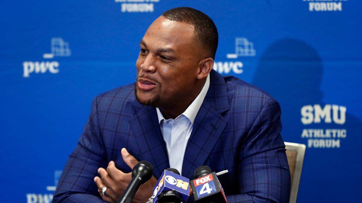 Adrian Beltre, in Dallas on Wednesday for the SMU Athletic Forum, said he looks for ways to help his former teammates when watching Rangers games.