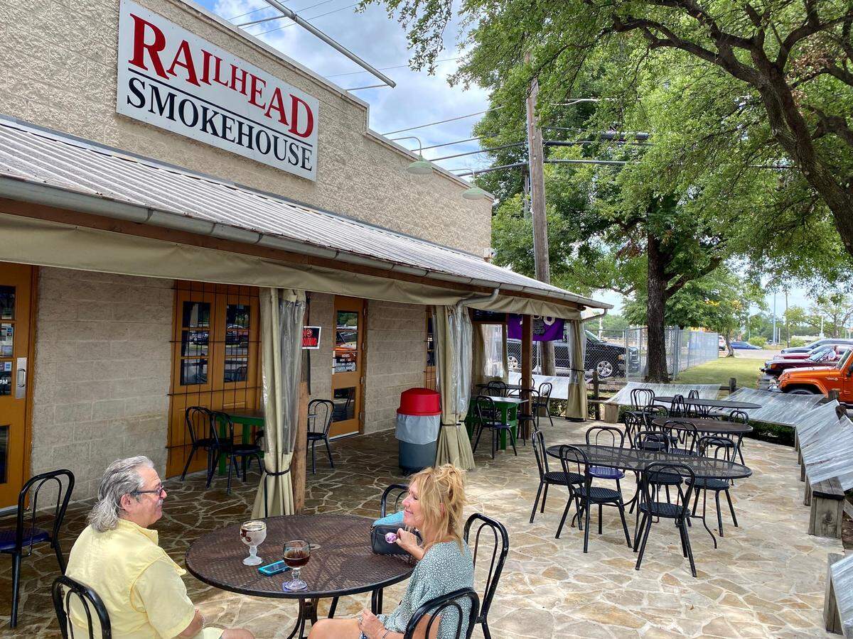 The patio at Railhead Smokehouse in Fort Worth.