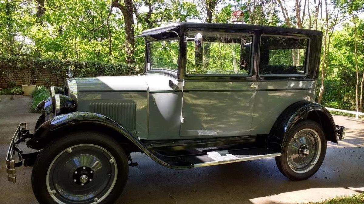 This 1927 Chevrolet was a gift to Mattie Pettigrew Magers from her son Clifton W. “Cliff” Magors (1900-1987), owner of Northside Chevrolet near the Stockyards. In 1948, the Fort Worth Press recognized the car as the city’s oldest automobile still in daily use,