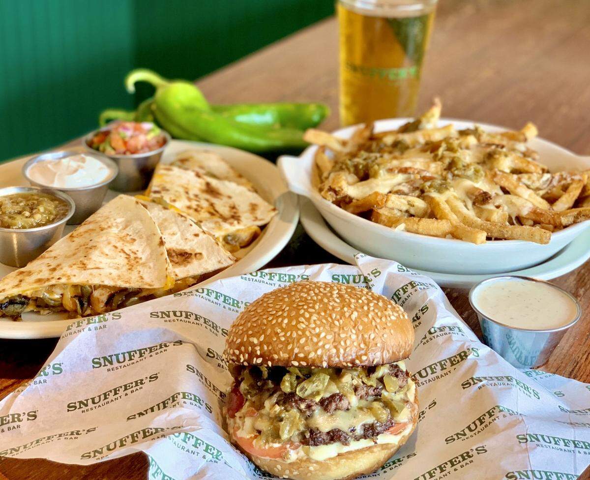A Hatch green chile cheeseburger at Snuffer’s.