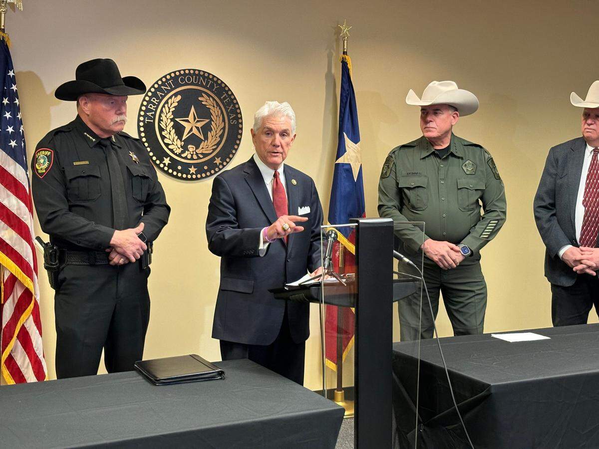 U.S. Rep. Roger Williams presents new legislation at a press conference held in the Tarrant County Sheriff’s Department in downtown Fort Worth on Tuesday.