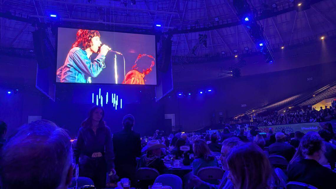 Visit Fort Worth celebrates convention center’s flying saucer, outgoing leader