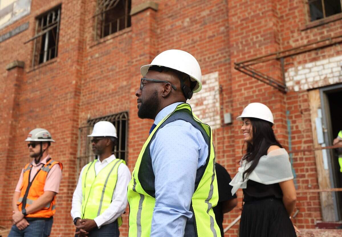 Fred Rouse III, center, attends a tour of the Fred Rouse Center for Arts and Community Healing on Tuesday, Aug. 26, 2025. Rouse is the grandson of Fred Rouse, only documented Black person to be lynched in Fort Worth.