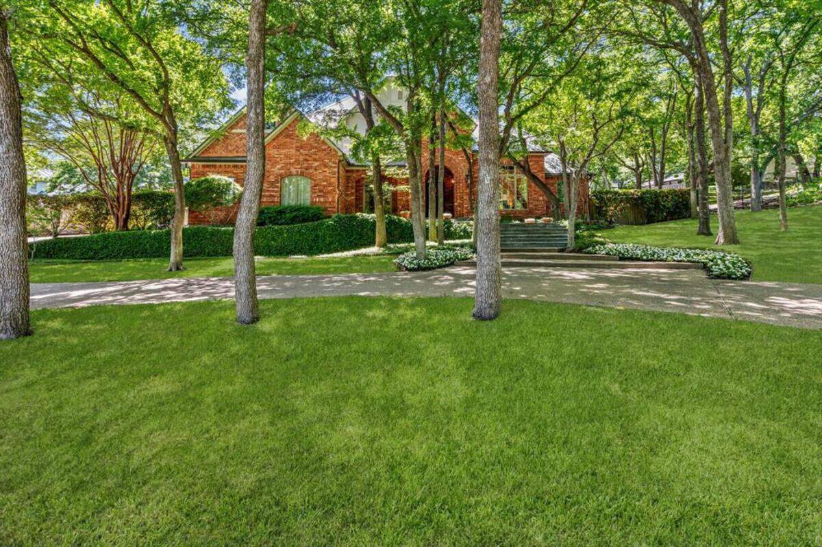 1802 Deepdale Drive