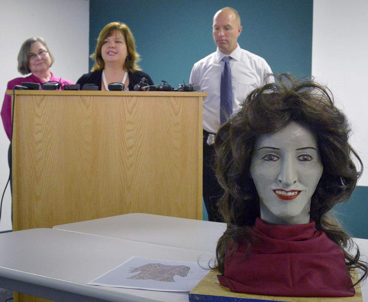 From left: Suzanne Baldon, Forensic Artist, Dr. Dana Austin, Forensic Anthropologist, Tarrant County Medical Examiner and Fort Worth homicide Detective Kyle Sullivan at a June 2013 press conference.