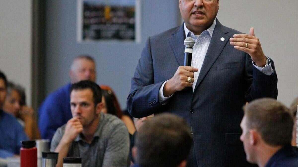 Arlington superintendent Marcelo Cavazos announced his plans to retire on Thursday.