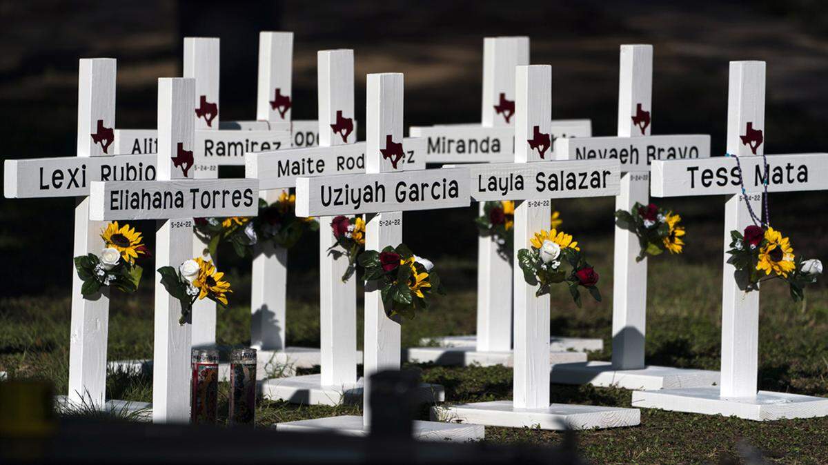 A Fort Worth firm and other donors will help Uvalde build a new elementary school. (AP Photo/Jae C. Hong)