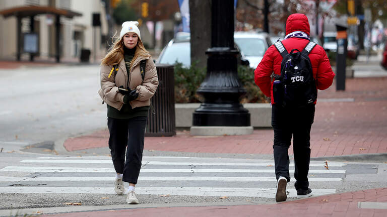Cold front to cool down North Texas to the 70s. Here’s the latest