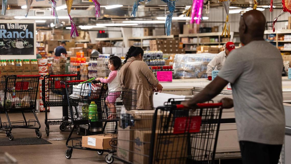Shopping at this Fort Worth store can split your grocery bill in half. Here’s how
