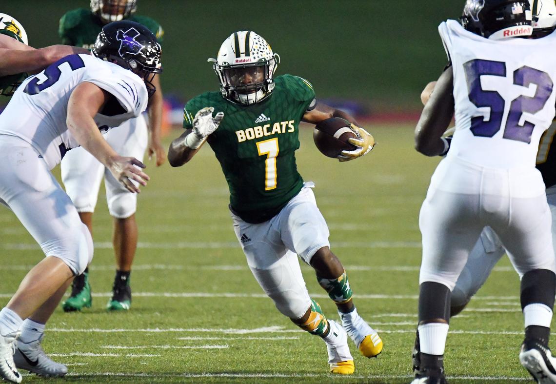 Benbrook’s Quintan Jackson,center finds the hole in the Anna defense to run through during the first half of Thursday’s September 20, 2018 football game at Farington Field in Fort Worth. Special/Bob Haynes