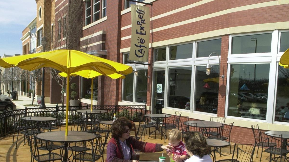 The patio at Cafe Express Southlake, in a photo taken in 2004, not long after the Southlake Town Square location opened in 2003. The long-running location quietly shut down in August 2018.