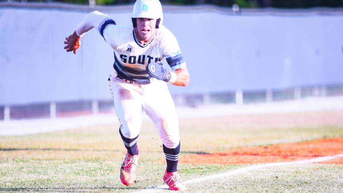 The Texas Rangers may select Walker Jenkins with their first-round draft pick on Sunday.