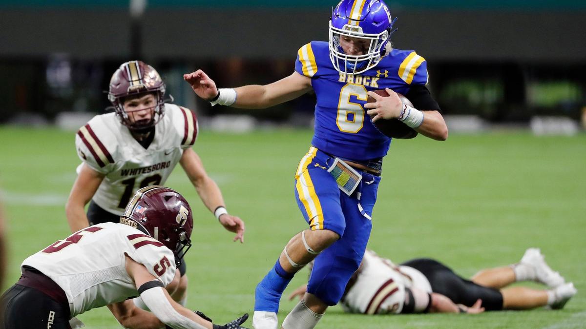 Brock quarterback Tyler Moody (6) the Eagles host Whitesboro in Week 8 in a rematch of last year’s regional final.