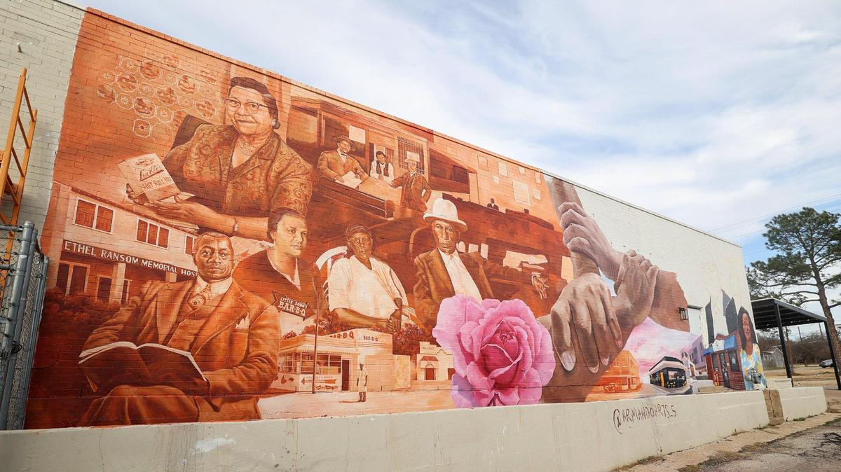 A mural located at 2800 Yeager Street honors several Black business and entrepreneurial leaders who contributed to the economic development of Tarrant County. The mural was commissioned by CommUnity Frontline of Fort Worth, a nonprofit organization focused on racial justice, and completed by Texas-based artist Armando Castelan.
