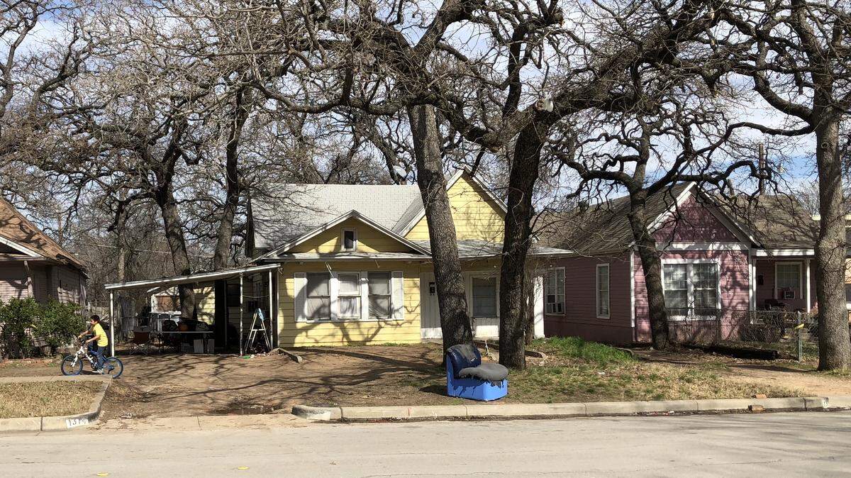 A 3-year-old girl was shot in the head in the 1300 block of Clinton Avenue in Fort Worth Friday morning.