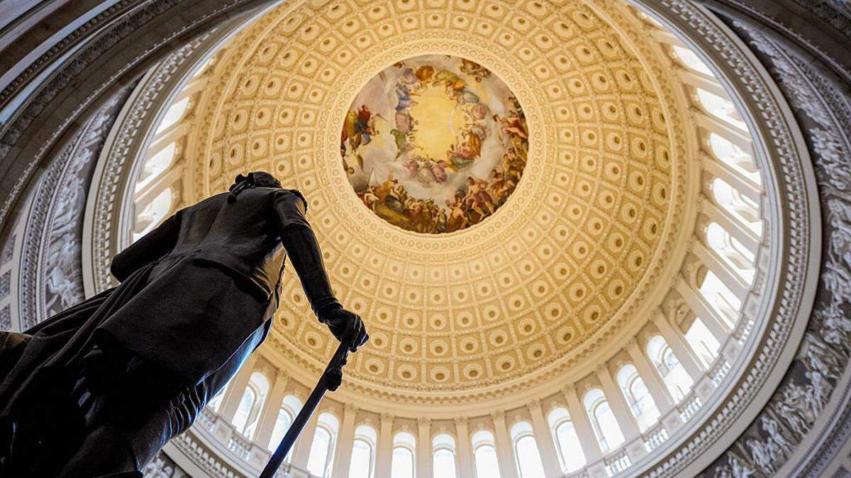 WASHINGTON, DC - OCTOBER 14: The Rotunda of the U.S. Capitol Building on October 14, 2025 in Washington, DC. The government remains shut down after Congress failed to reach a funding deal 14 days ago. (Photo by Andrew Harnik/Getty Images)