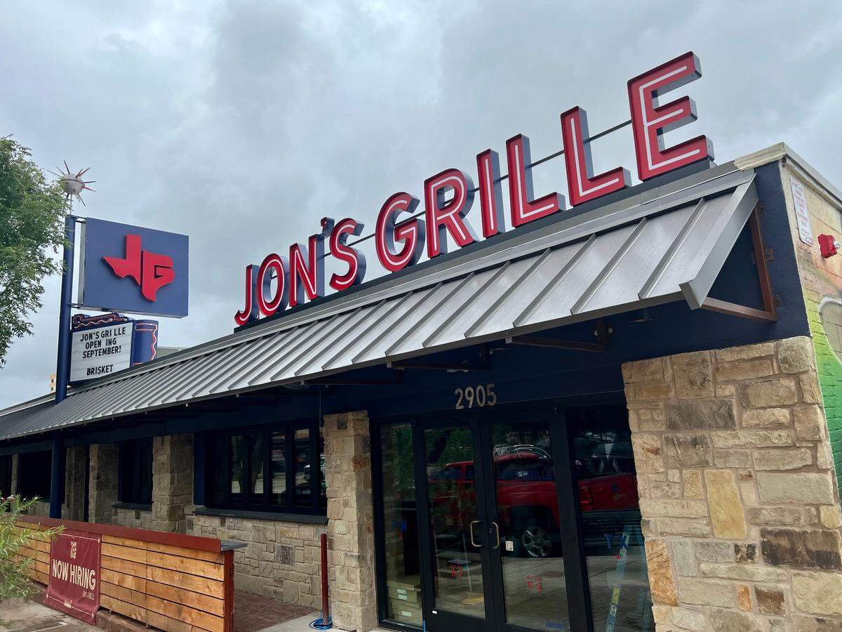 Jon’s Grille is an all-day burger grill serving until 2 a.m. nightly near TCU.