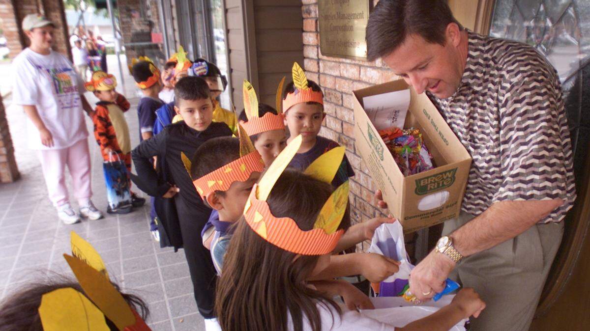 A guide to Fort Worth’s spookiest neighborhoods for families to go trick-or-treating