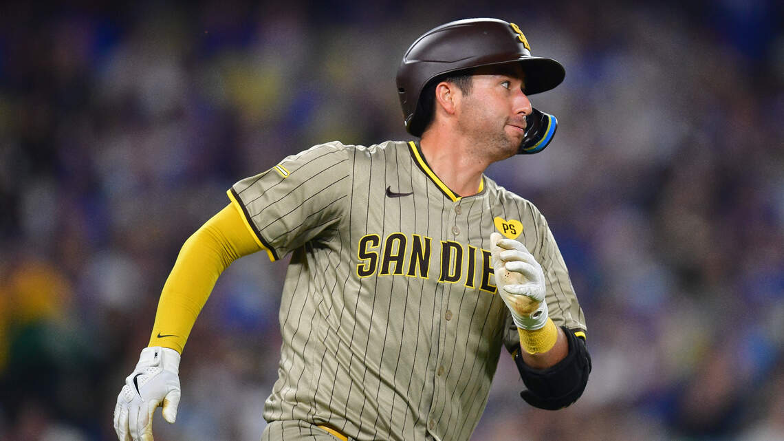 How does signing of catcher Kyle Higashioka fit into Texas Rangers’ 2025 plans?