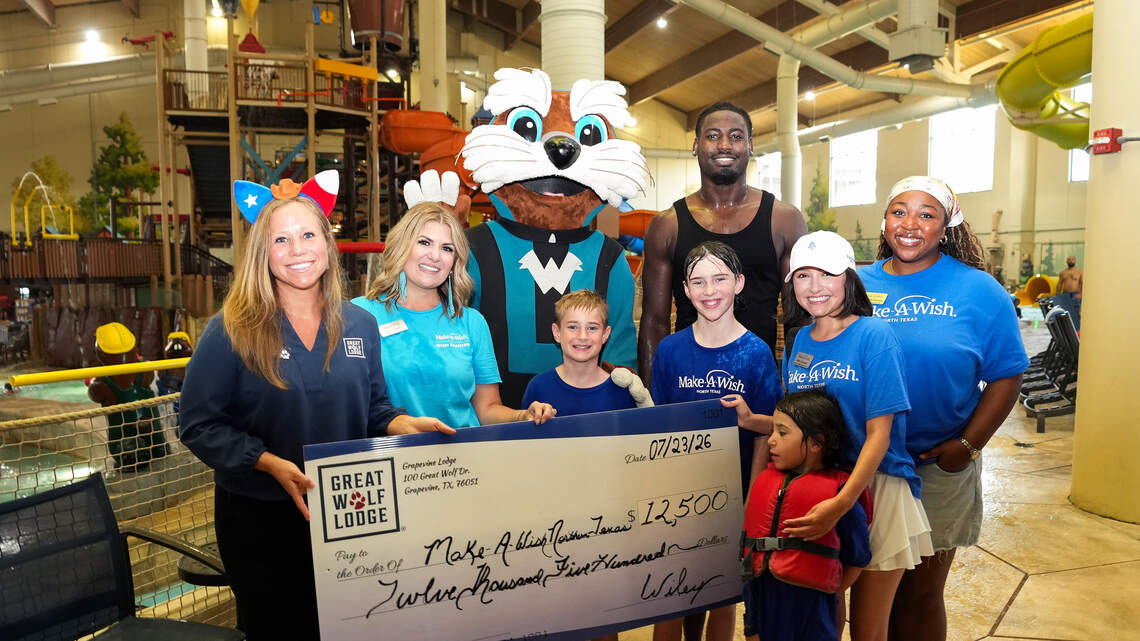 Cowboys rookie Malachi Lawrence hosts Rookie Day at Great Wolf Lodge