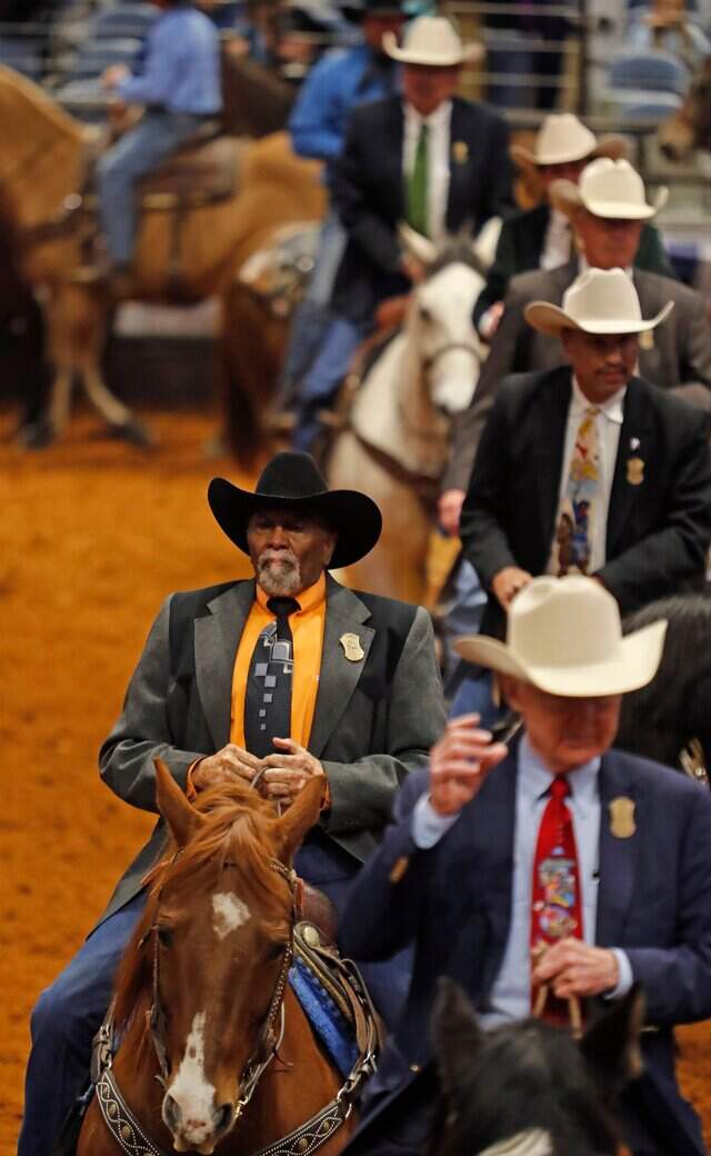 Fort Worth cop ‘hooked’ on rodeo competes in Cowboys of Color | Fort ...