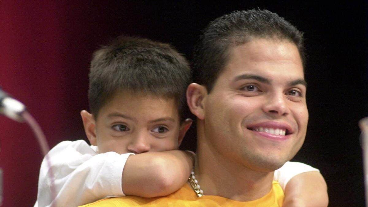 Dereck Rodriguez was 8 years old when he accompanied his father, Texas Rangers great Ivan Rodriguez, to the 2000 All-Star Game in Atlanta. Dereck, now 25, will be making his MLB debut Monday when called up by the San Francisco Giants.