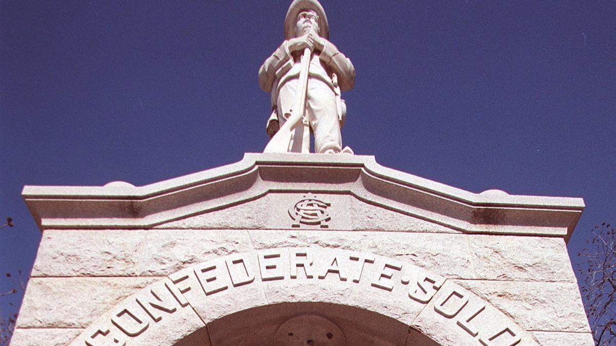 Denton's Confederate Soldiers Statue was dedicated in 1918.